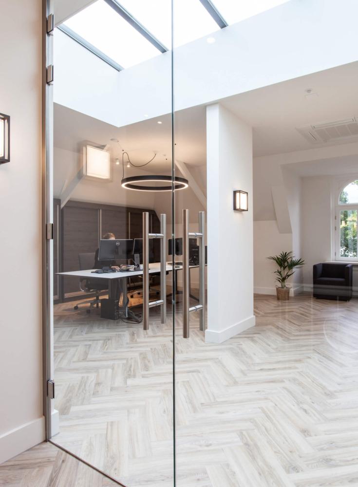 Stijlvol transparant interieurontwerp