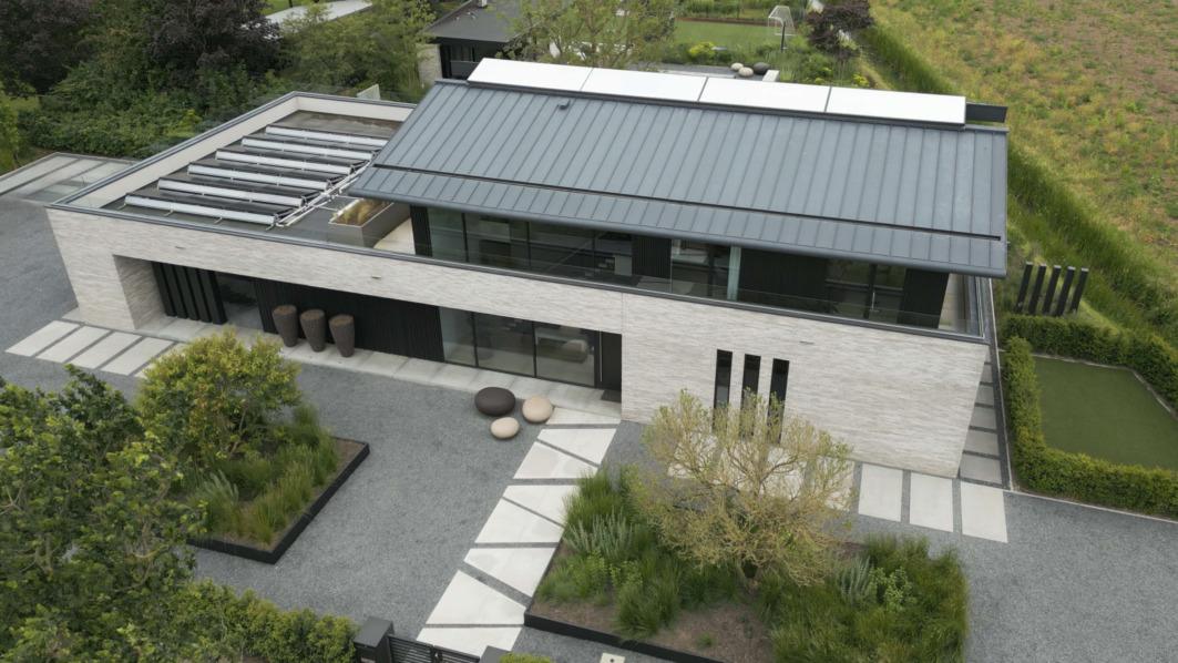 Villa ontwerp lijnenspel architect